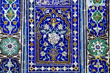 Özbekistan'a dini binaların duvarları parçaları süsler