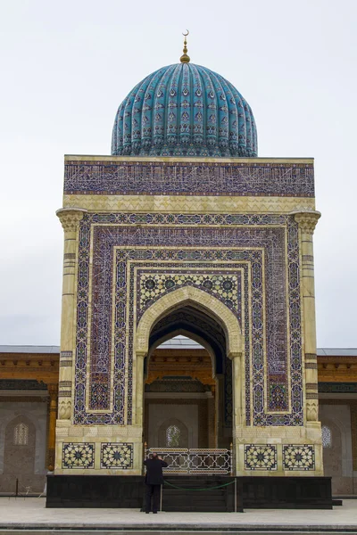 Edifício religioso sobre o túmulo de um santo muçulmano — Fotografia de Stock