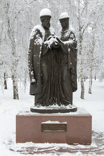 El monumento al beato Príncipe Piotr y la Princesa Fevronia Murom en Irkutsk — Foto de Stock