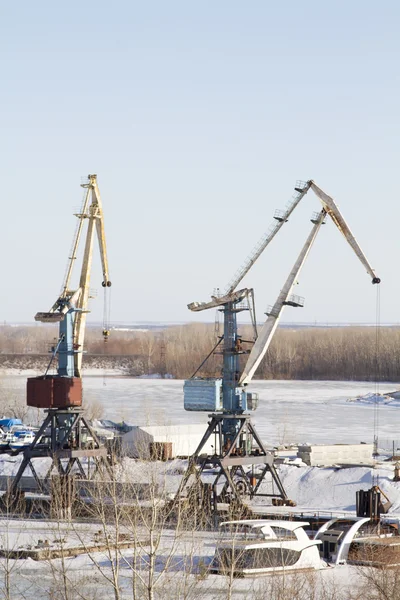 Limanın vinç samara Nehri liman kentinde