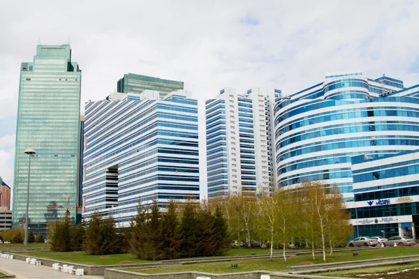 ASTANA, KAZAKHSTAN - 27 DE ABRIL: Nuevo distrito de negocios en la capital de Kazajstán el 27 de abril de 2013 en Astana . — Foto de Stock