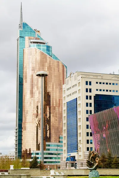 ASTANA, KAZAKHSTAN - 27 DE ABRIL: Nuevo distrito de negocios en la capital de Kazajstán el 27 de abril de 2013 en Astana . — Foto de Stock