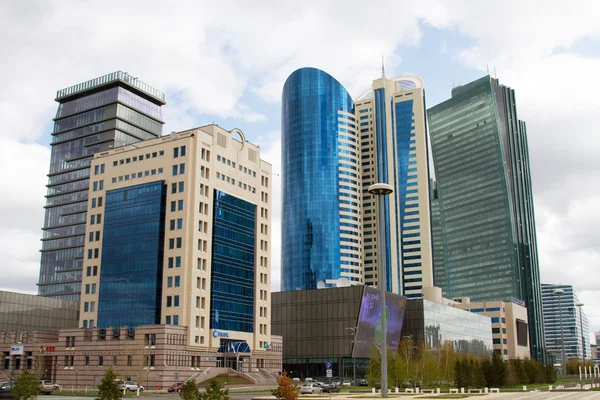 ASTANA, KAZAKHSTAN - 27 DE ABRIL: Nuevo distrito de negocios en la capital de Kazajstán el 27 de abril de 2013 en Astana . — Foto de Stock