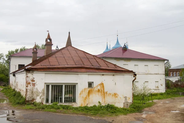 Molto vecchio edificio in pietra a Gorohovets — Foto Stock