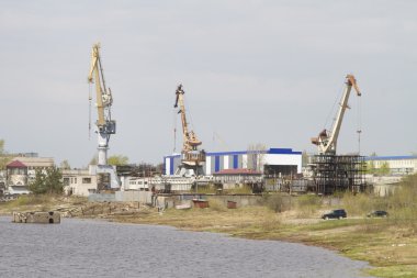 Bağlantı noktası Vinçler Gorodets town yakınındaki Volga Nehri'nin sularında
