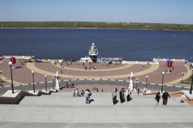 chkalov merdiven--dan alt volga dolgu ve kruvazör anıt nizhny Novgorod için görüntüleyin.