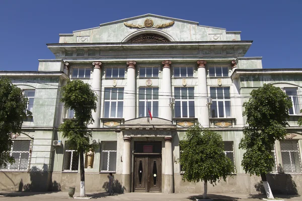 Sizran, Rusko - květen 25 budova okresního soudu v sizran městě samara regionu na 25 května 2014 v sizran — Stock fotografie