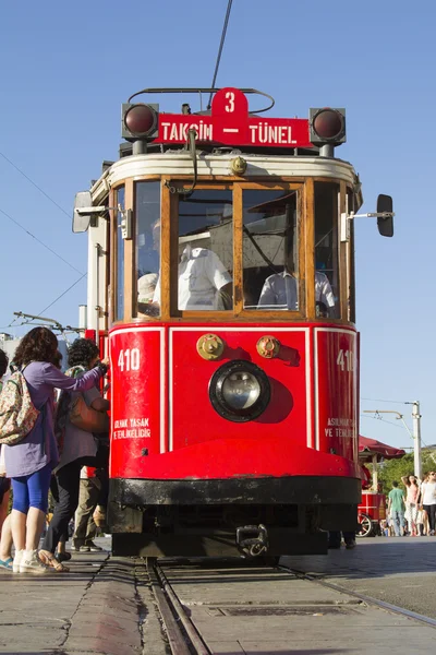Walking tram to Taksim Square in Istanbul — Stock Photo, Image