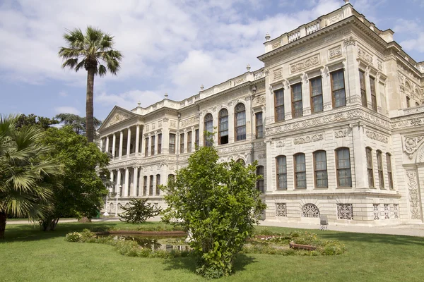 El edificio del Palacio Dolmabahce en Estambul —  Fotos de Stock