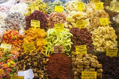 oriental tatlı ve kuruyemiş istanbul'da pazarda satış