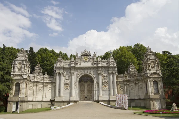 istanbul'da 4 Temmuz 2014 tarihinde istanbul'da Sultan kapısı Dolmabahçe Sarayı