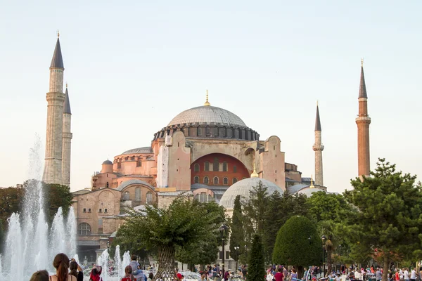 Vista de la Santa Sofía desde la Mezquita Azul de Estambul —  Fotos de Stock