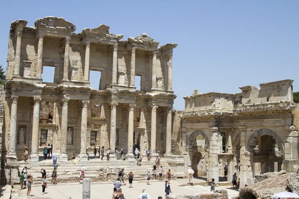 Le rovine dell'antica città di Efeso, situata sul territorio della Turchia moderna — Foto Stock