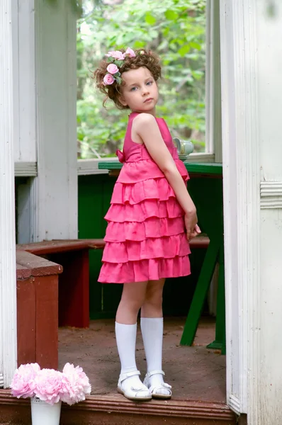 Adorabile bambina all'aperto — Foto Stock