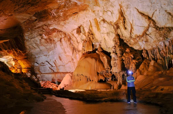 Höhle — Stockfoto