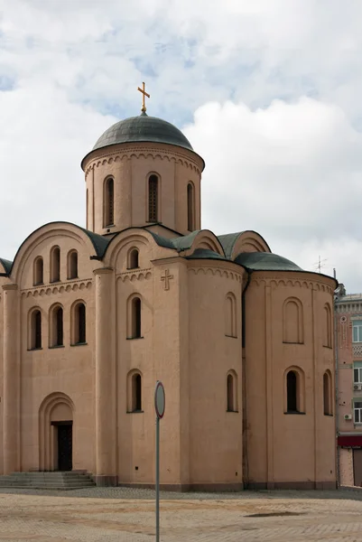 Iglesia de la Asunción de la Virgen, Kiev, Ucrania — Foto de Stock