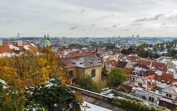Genre à Prague depuis le château de Prague — Photo