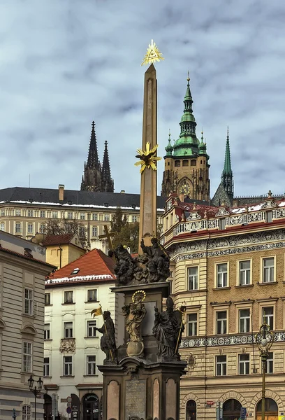 Art auf einer Säule der heiligen Dreifaltigkeit, Prag — Stockfoto