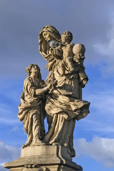 La statua sul Ponte Carlo, Praga — Foto Stock