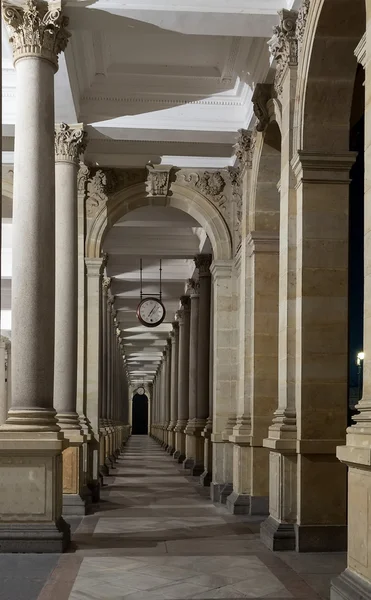 Μύλος colonnade, Κάρλοβυ Βάρυ? Δημοκρατία της Τσεχίας — Φωτογραφία Αρχείου