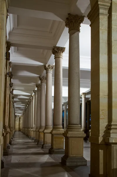 Μύλος colonnade, Κάρλοβυ Βάρυ? Δημοκρατία της Τσεχίας — Φωτογραφία Αρχείου