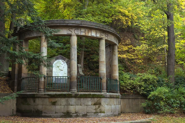 Monument till schiller i karlovy vary — Stockfoto