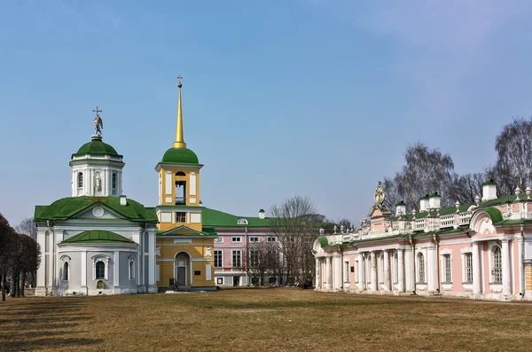 Kuskovo Church and Bell Tower, Moscow — Stock Photo, Image