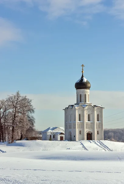 Iglesia de la intercesión en el Nerl, Rusia —  Fotos de Stock