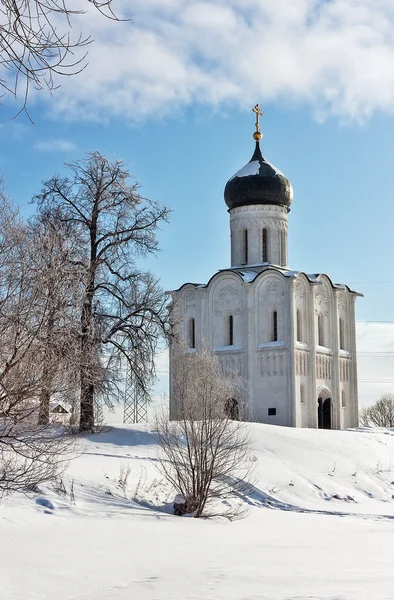 Iglesia de la intercesión en el Nerl, Rusia — Foto de Stock