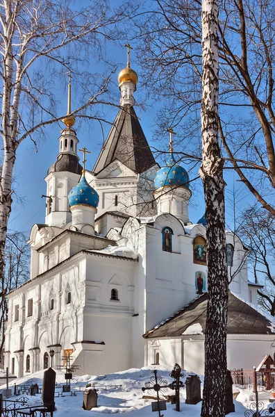 Iglesia de la Dormición de la Virgen en veshnyaki, Moscú — Stockfoto