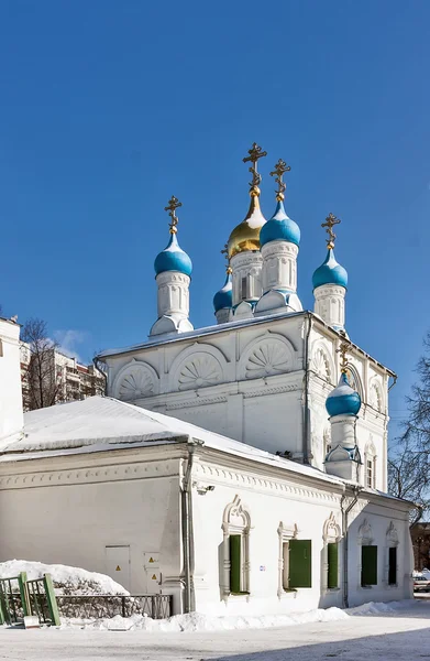 Pil van de apostelen Petrus en Paulus in lefortovo, Moskou, Rusland — Stockfoto