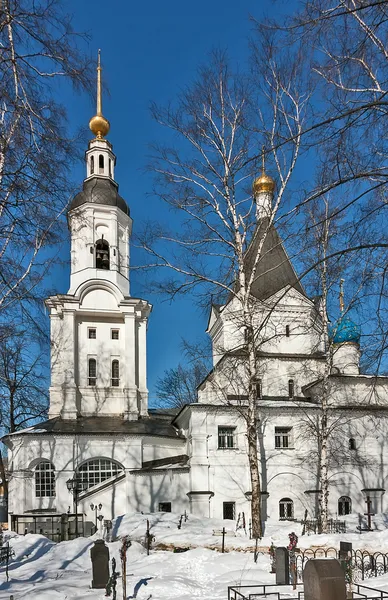 Η εκκλησία της Κοιμήσεως της Θεοτόκου στην veshnyaki, Μόσχα — Φωτογραφία Αρχείου