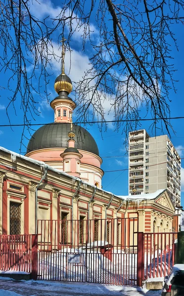 Kerk van de martelaar irene in pokrovskoye, Moskou, Rusland — Stockfoto