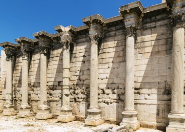Hadrian Kütüphane, Atina