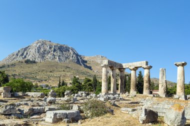 Antik corinth, Yunanistan ın Apollon Tapınağı