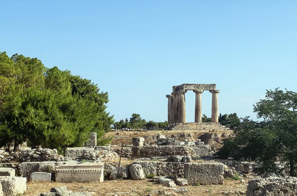 Antik corinth, Yunanistan ın Apollon Tapınağı — Stok fotoğraf