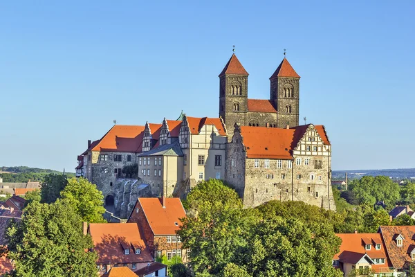 Linna ja kirkko, Quedlinburg, Saksa — kuvapankkivalokuva