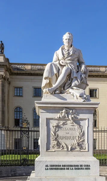 Standbeeld van alexander von humboldt, Berlijn — Stockfoto