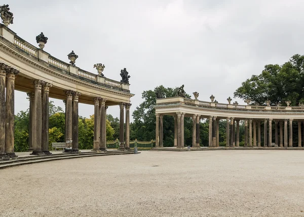 Pylväät kohteessa Sanssouci, Potsdam, Saksa — kuvapankkivalokuva