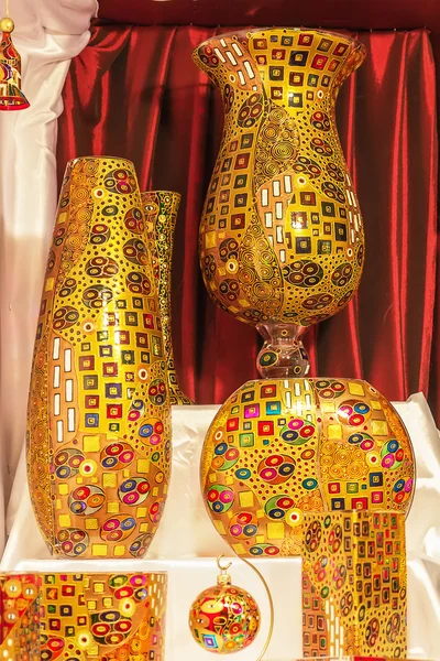 Kleurrijke glazen vazen — Stockfoto
