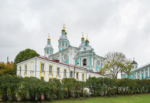 Kathedraal van de veronderstelling in smolensk, Rusland — Stockfoto