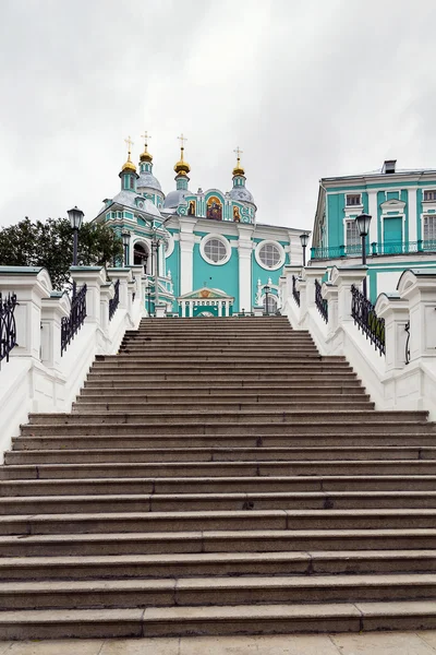 Kathedraal van de veronderstelling in smolensk, Rusland — Stockfoto