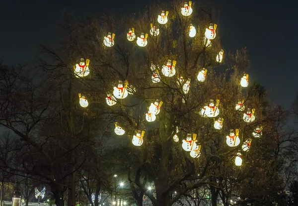 Tree with figures of snowmen, Vienna — Stock Photo, Image