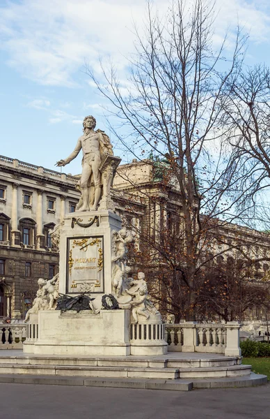 Mozart monument, Vienna — Stock Photo, Image