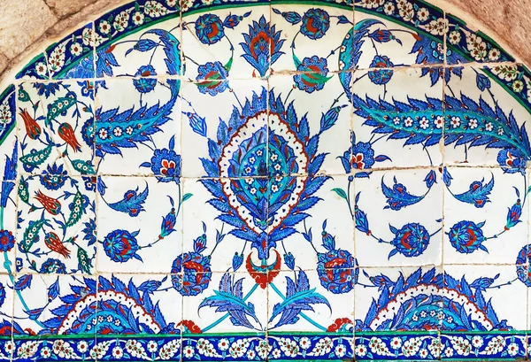 Турецкая керамическая плитка — стоковое фото