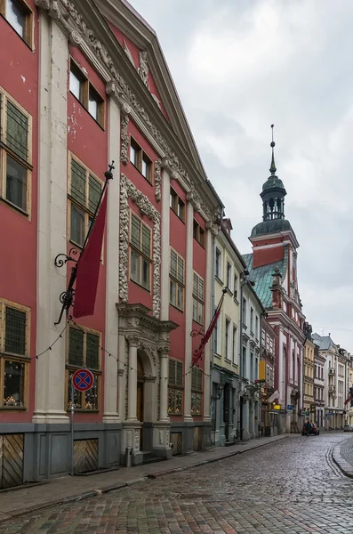 Calle en el casco antiguo de Riga — Foto de Stock