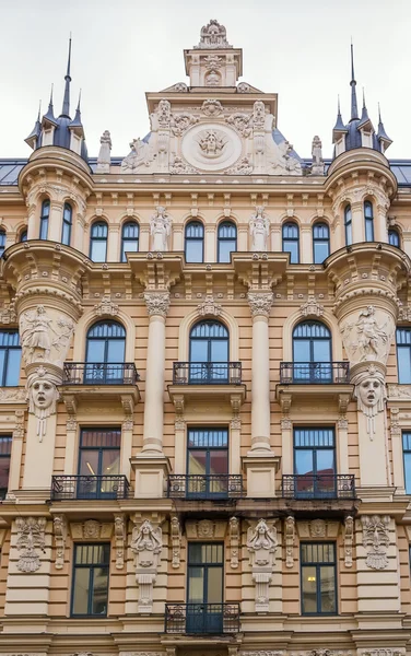 Het gebouw in art nouveaustijl, riga — Stockfoto