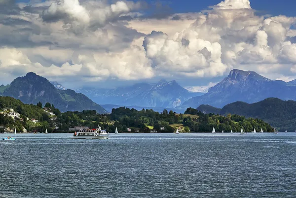 Lago di Lucerna e Alpi — Foto Stock