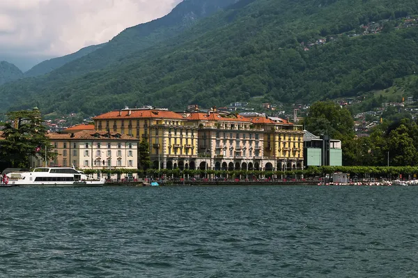 The embankment of Lugano Lake, Switzerland — Stock Photo, Image