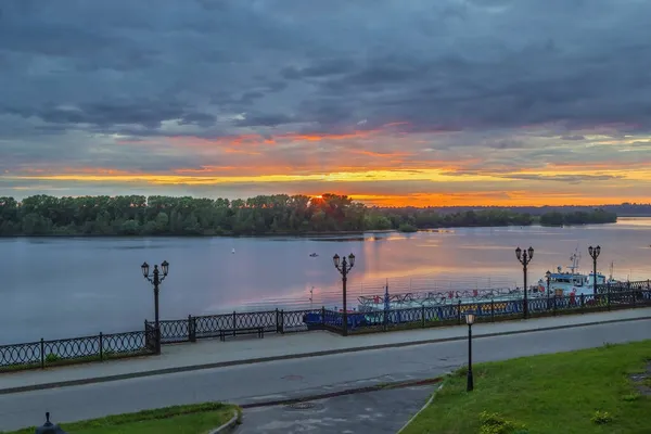 Pôr Sol Rio Volga Cidade Uglich Rússia — Fotografia de Stock